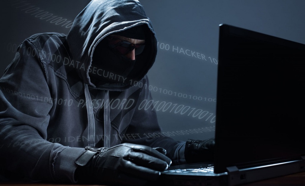 program antywirusowy zapewnia ochronę przed hakerami i włamaniami